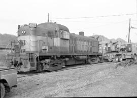 Burlington Northern diesel locomotive 4065 at Aberdeen Junction, Washington in 1975.