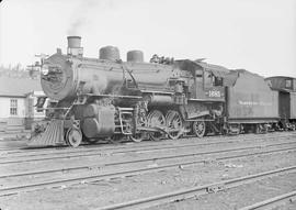 Northern Pacific steam locomotive 1685 at Cle Elum, Washington, in 1950.