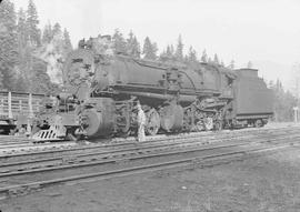 Northern Pacific steam locomotive 4018 at Martin, Washington, in 1944.