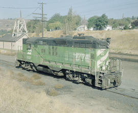 Burlington Northern diesel locomotive 1774 at Lyle, Washington in 1980.