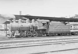 Northern Pacific steam locomotive 1058 at Duluth, Minnesota, in 1954.
