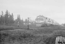 General Motors demonstrator train at Lakeview, Washington, in 1947.