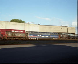 Holland America Westours passenger car 513 at East Portland, Oregon on April 29, 1990.