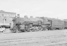 Northern Pacific steam locomotive 1690 at Cle Elum, Washington, in 1953.