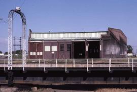 Burlington Northern turntable and roundhouse at Pasco, Washington, in 1984.