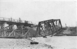 Chicago, Milwaukee and Puget Sound Railroad bridge at Maple Valley, Washington, in 1911.