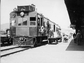 Northern Pacific gas electric motor car B-18 at South Bend, Washington, in 1929.