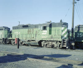 Burlington Northern diesel locomotive 1754 at Pasco, Washington in 1980.