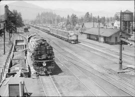 Northern Pacific steam locomotive 5116 at Easton, Washington, in 1944.