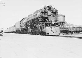 Northern Pacific steam locomotive 5123 at Missoula, Montana, in 1943.