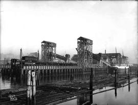 Columbia and Puget Sound Railroad servicing facilities at Seattle, Washington, circa 1915.