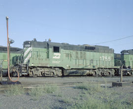 Burlington Northern diesel locomotive 1755 at Pasco, Washington in 1980.