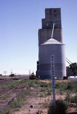 Burlington Northern "No Clearance" sign at Eltopia, Washington, in 1986.