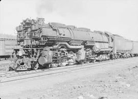 Northern Pacific steam locomotive 5117 at Cle Elum, Washington, in 1943.