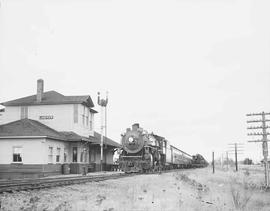 Northern Pacific passenger train at Lakeview, Washington, in 1957.