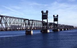 Burlington Northern Columbia River Bridge at Pasco, Washington, in 1981.